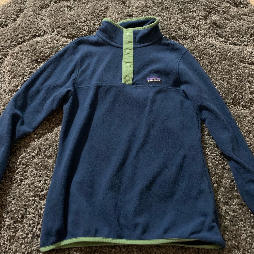 Women’s Patagonia button sweater size xs